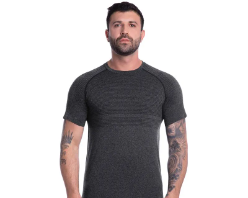 Aproveite 20% de desconto em roupas Mizuno!
