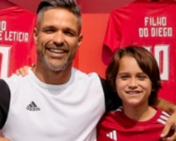 Seu pai de adidas com até 50% OFF