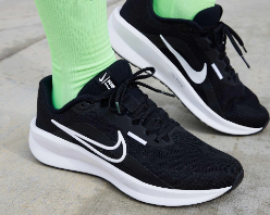 Tênis Nike Downshifter 13 com 30% OFF