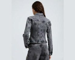 Feminino: Até 60% OFF + 20% OFF extra na seleção com cupom